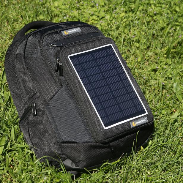 1. Preis: Diese Woche verlost die futurezone mit dem Explorer 2 einen Solarrucksack aus dem Hause Sunnybag....