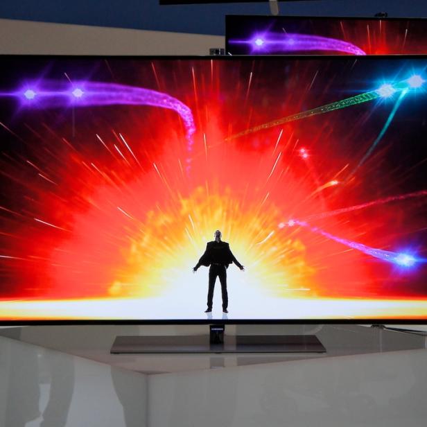 Samsung möchte mit Multi View dank der OLED-Technologie sogar das Ansehen von zwei verschiedenen 3D-Inhalten in Full HD auf einem Fernseher ermöglichen.