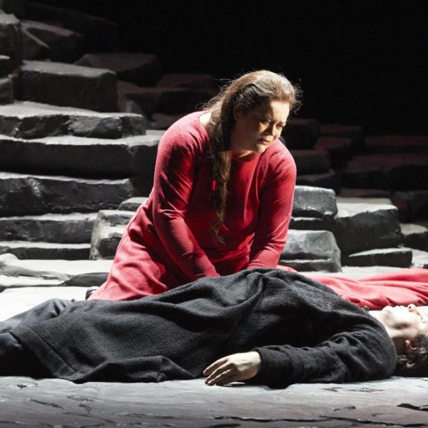 Violeta Urmana als Isolde und Robert Dean Smith als Tristan