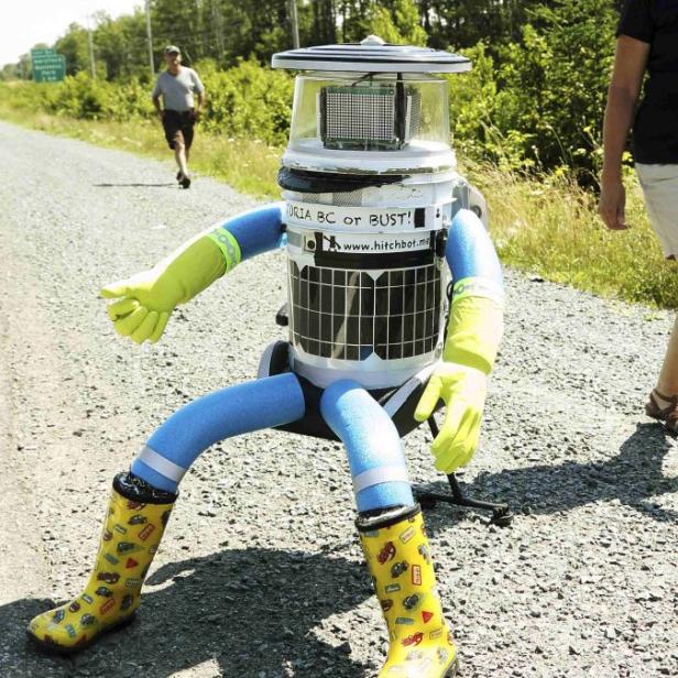 Der Roboter hitchBOT geht auf eine 6000 Kilometer lange Reise