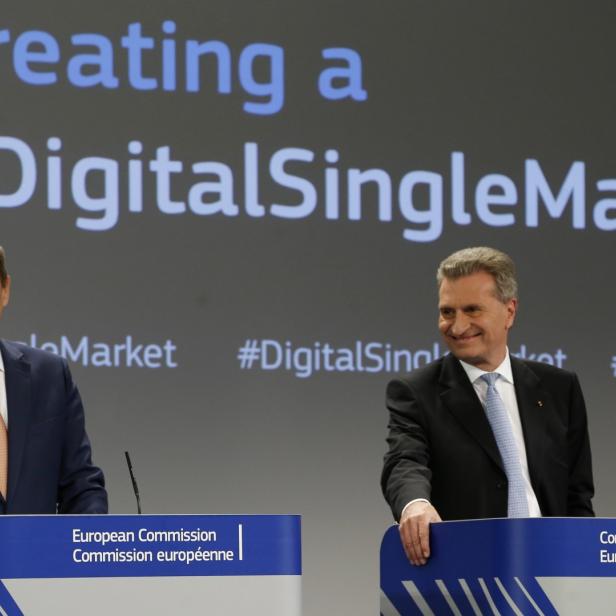 Ansip (l.) und Oettinger (r.) bei der Präsentation der Strategie zum digitalen Binnenmarkt