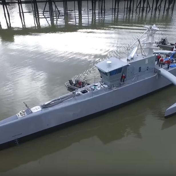 Das DAPRA-U-Boot wurde dabei gesichtet, wie es auf die Gewässer in Portland (Oregon) abgesetzt wurde.