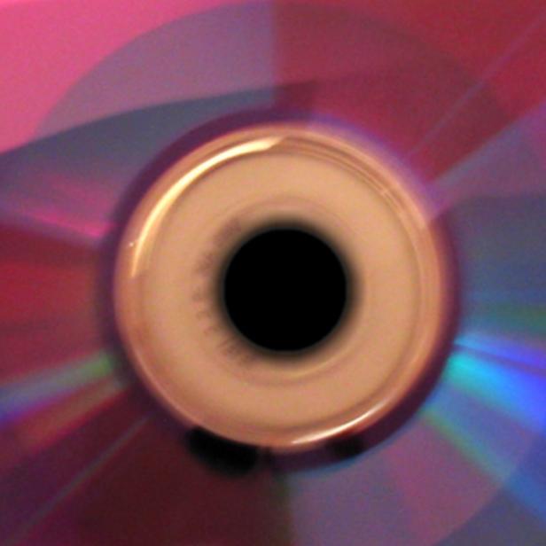 Nahaufnahme einer schimmernden CD oder DVD.