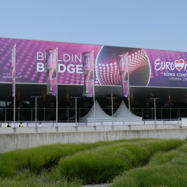 Die Wiener Stadthalle im Songcontest-Look