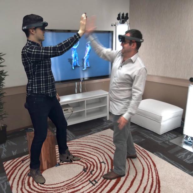 Microsoft Holoportation versetzt Gesprächspartner virtuell in den Raum des jeweils anderen