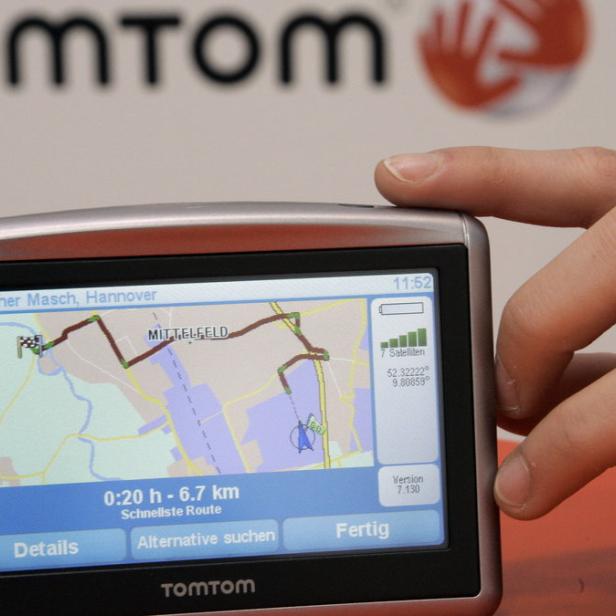 Ein TomTom-Navigationsgerät zeigt eine Route in Döhrener Masch, Hannover.
