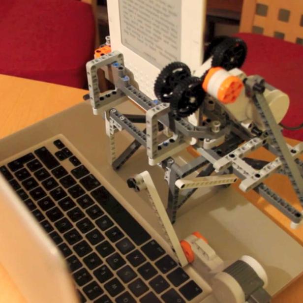 Peter Purgathofers DIY Kindle Scanner in Aktion