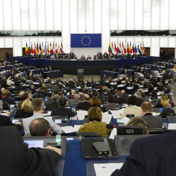 Blick in den Plenarsaal des Europäischen Parlaments während einer Sitzung.