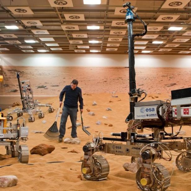 Der Rover &quot;Bridget&quot; auf einer künstlich errichteten Mars-Landschaft in der Nähe von London.