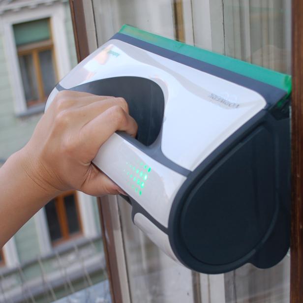 Das Fensterreinigungsgerät Vorwerk Kobold VG100 im futurezone-Test