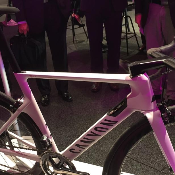 Das vernetzte Fahrrad zählt zu den Highlights am Stand der Deutschen Telekom (DT).