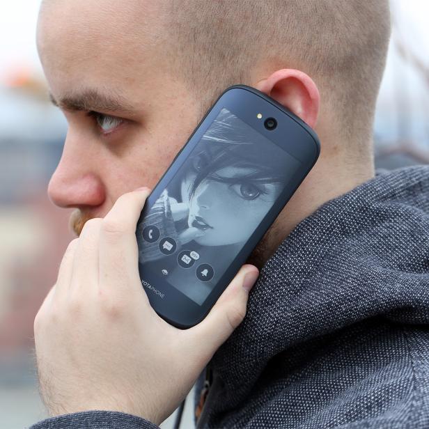 Yotaphone 2