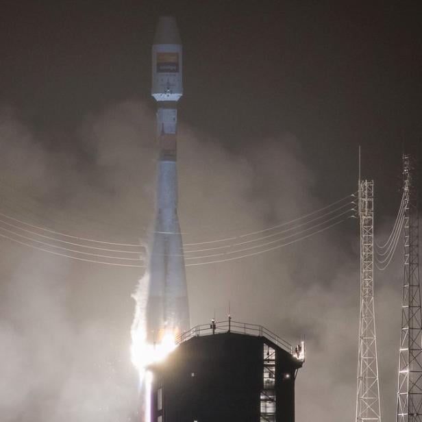 Der Start der Sojus-Rakete, die den Satelliten ins All brachte