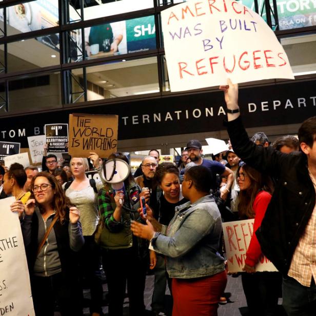 Auf vielen großen US-Flughäfen wird derzeit demonstriert