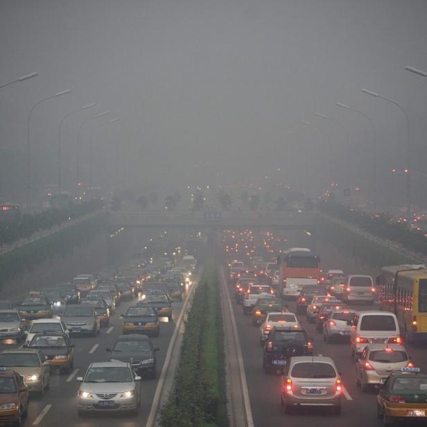 Verkehrsstau in Peking bei Smog