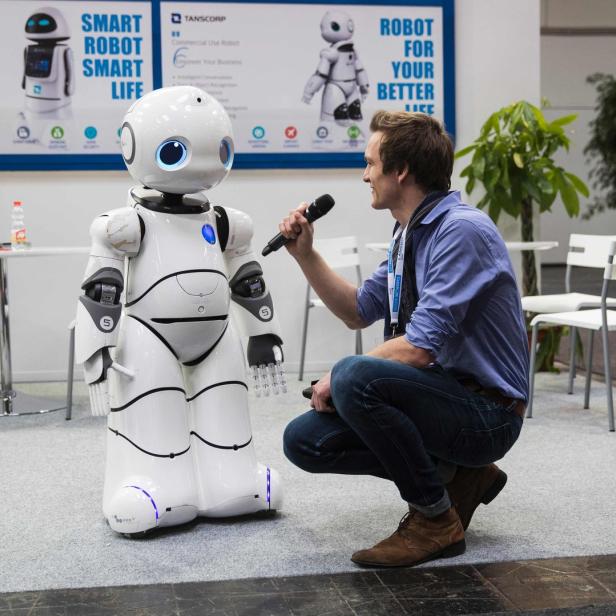 Ein Roboter auf der CeBIT in Hannover