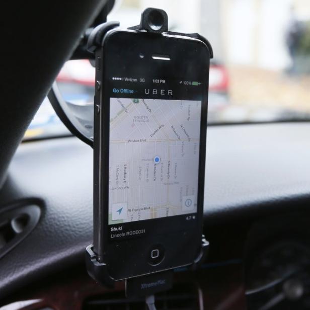 Uber-App im Auto