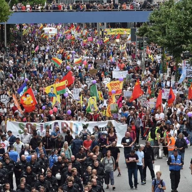 Abseits der Ausschreitungen demonstrierten Zehntausende friedlich