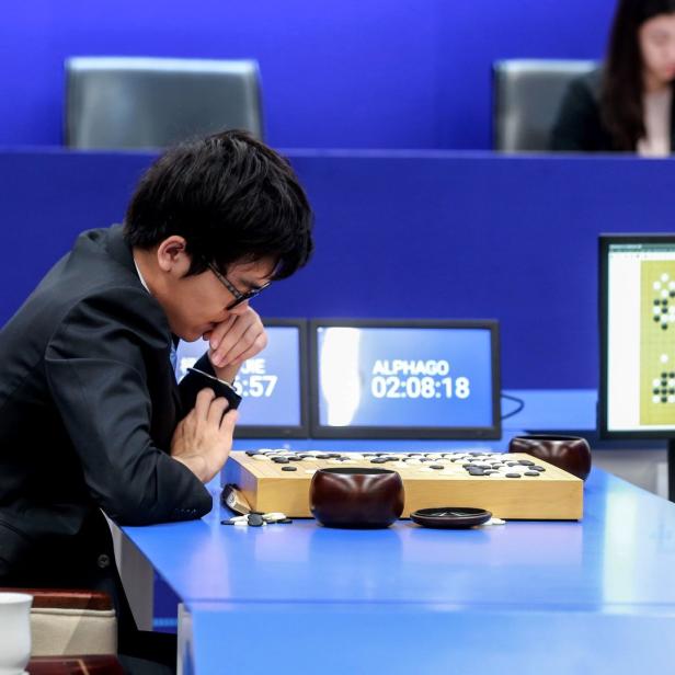 Der Erfolg der KI AlphaGo gegen Chinas 19-jähriges Go-Supertalent Ke Jie hat die chinesische Führung schwer beeindruckt