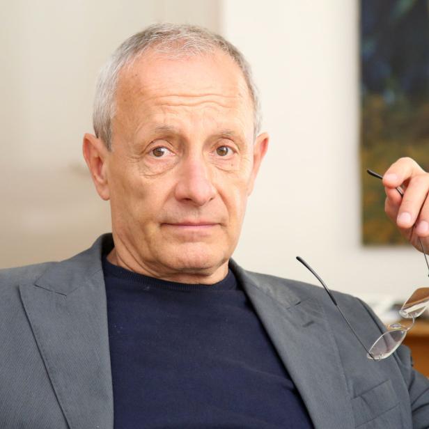 Peter Pilz klärt auf, wie er das mit der Online-Überwachung auf wahlkabine.at gemeint hat.