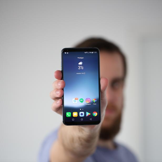 LG V30