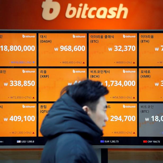 Bitcoin-Wechselkurse auf einem Display in Seoul