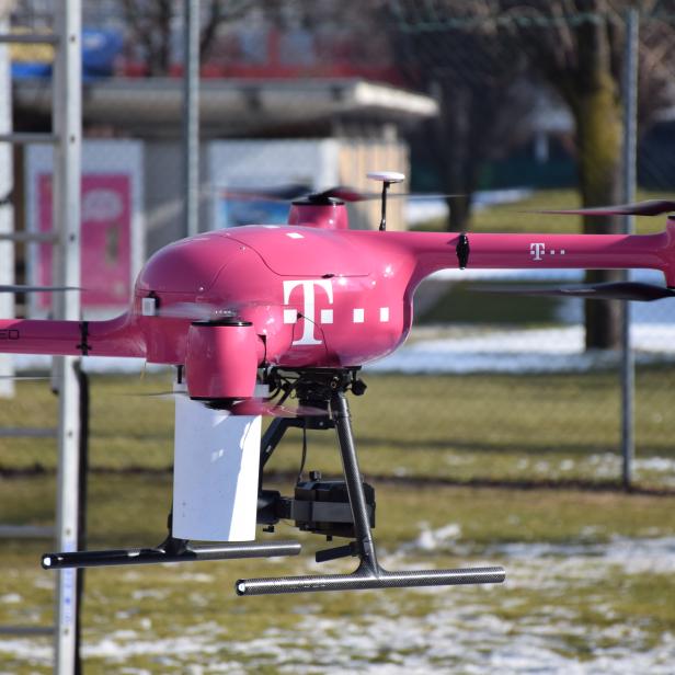 Diese Drohne wurde bei der 5G-Demonstration von T-Mobile in Innsbruck am 9.2.2018 dank besonders kurzer Latenzzeit über das Mobilfunknetz gesteuert