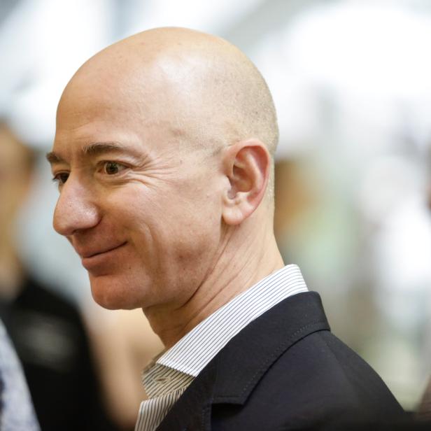 FILES-US-LIFESTYLE-INTERNET-RETAIL-AMAZON-BEZOS