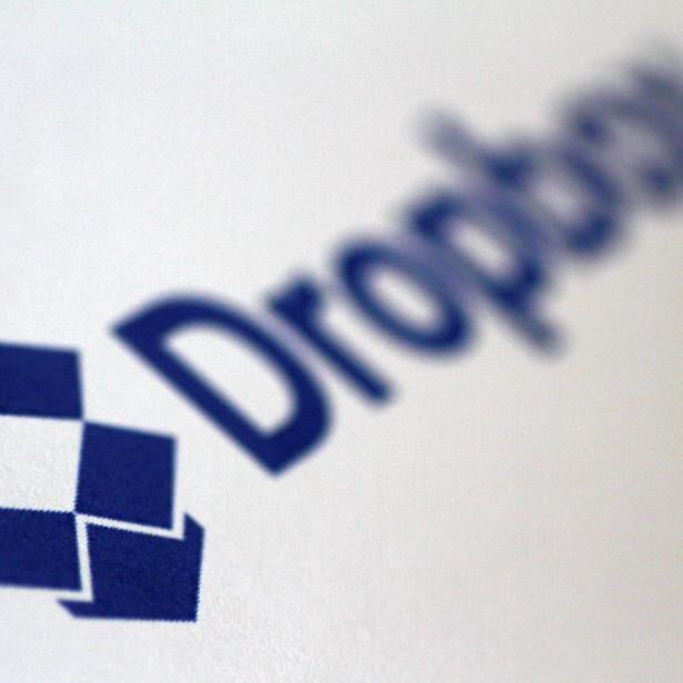 Illustration photo of the DropBox logo