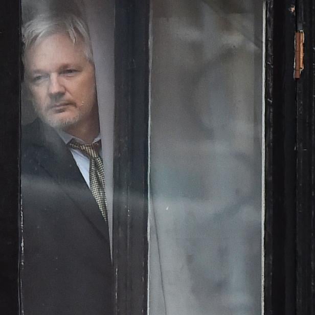 FILES-BRITAIN-ECUADOR-POLITICS-ASSANGE