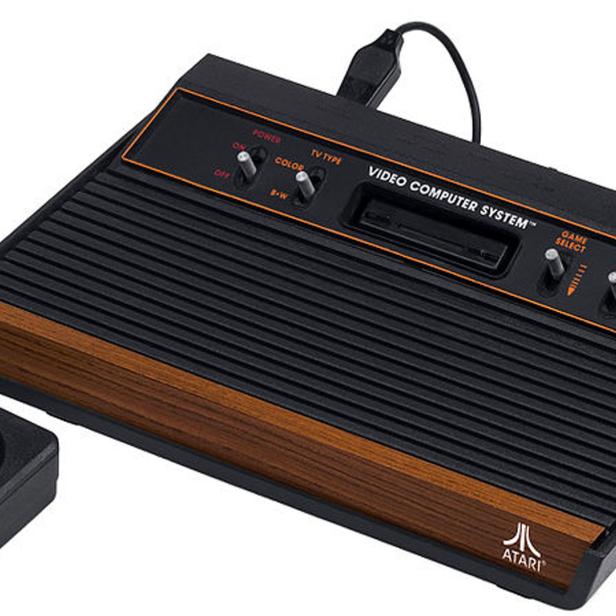 Nach ersten Erfahrungen auf einer Plug-and-Play-Konsole spielte Eliot mit vier Jahren Atari-2600-Games