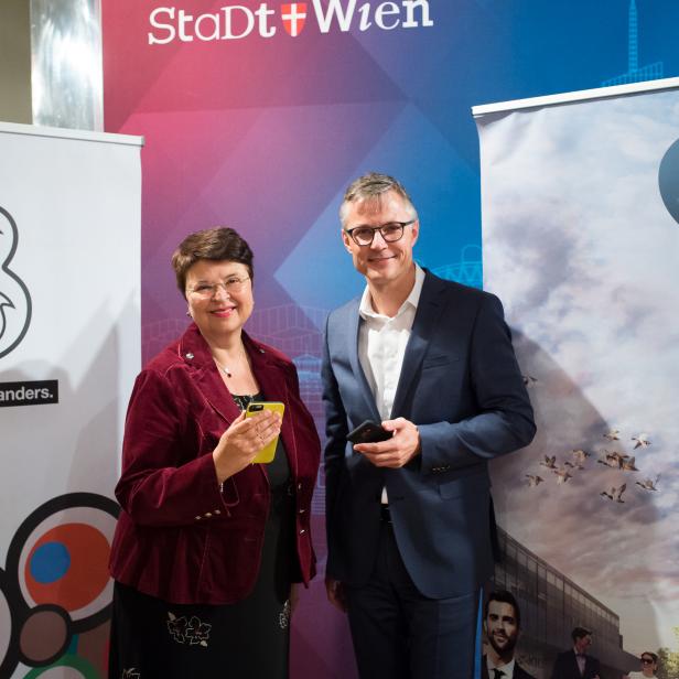 Wiens Wirtschaftsstadträtin Renate Brauner und Drei CEO Jan Trionow bei der Präsentation der Wien-Premiere für die Pre5G-Technologie Massive MIMO in der Seestadt Aspern