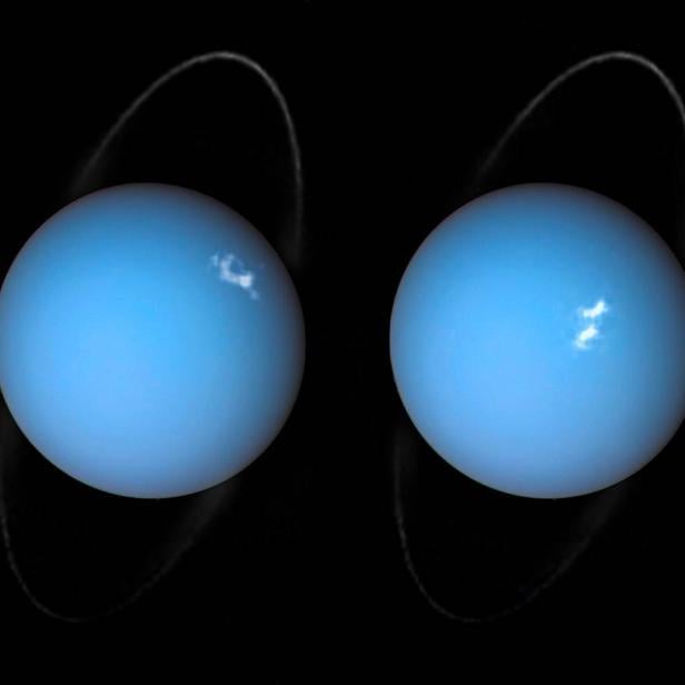 Zwei Aufnahmen des Planeten Uranus, auf dem Auroras (wie Polarlichter auf der Erde) zu sehen sind