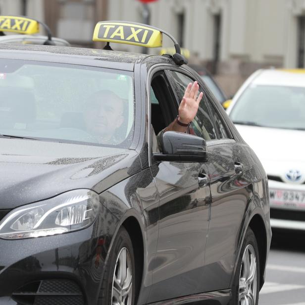 Protestfahrt gegen Uber im April