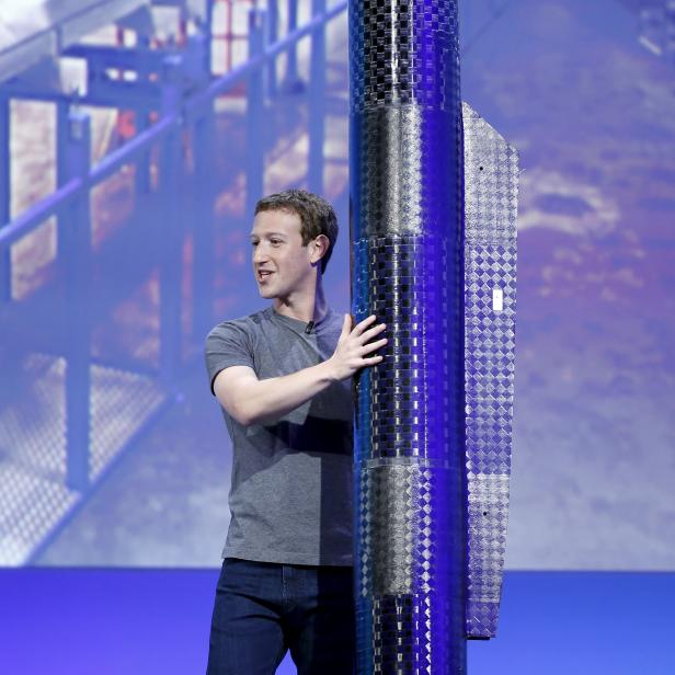 Facebook CEO Mark Zuckerberg holds a propeller pod of the solar-powered Aquila drone during the Facebook F8 conference in San Francisco, California