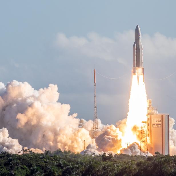 FRANCE-GUIANA-SPACE-ARIANE-SATELLITE