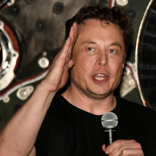 SpaceX CEO Elon Musk announces the worlds first private passenger scheduled to fly around the Moon aboard SpaceXs BFR launch vehicle, at the company's headquarters in Hawthorne