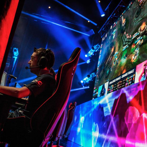 FRANCE-ENTERTAINMENT-ESPORT