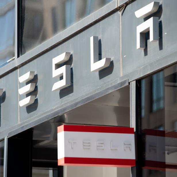 FILE-US-INTERNET-AUTOMIBILE-TRANSPORT-TESLA