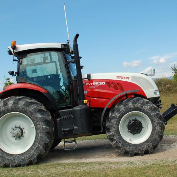 Der autonome Traktor des Bundesheeres soll dort zum Einsatz kommen, wo Blindgänger explodieren könnten