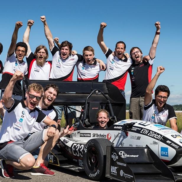 Dem Formula Student Team des Akademischen Motorsportvereins Zürich (AMZ) ist heute ein Weltrekord geglückt. (Bild: ETH Zürich / Alessandro Della Bella)