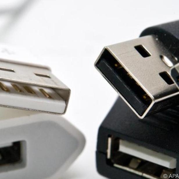 Am sichersten ist es, das eigene Ladegerät in einer Steckdose zu nutzen