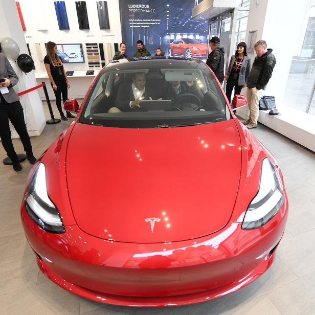 OFFIZIELLE PRÄSENTATION TESLA "MODEL 3" IN ÖSTERREICH