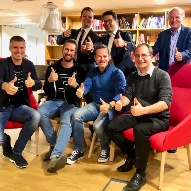 Michael Eisler (Vorstand startup300 AG), Daniel Horak (Vorstand Conda AG), Hannes Schlager (Brandl &amp;amp; Talos), Bernhard Lehner (Vorstand startup300), Martin Kollar (Brandl &amp;amp; Talos), Paul Pöltner (Vorstand Conda AG) und Hans Zavesky (Aufsichtsratsvorsitzender Conda AG) haben den Vertrag bereits unterzeichnet.