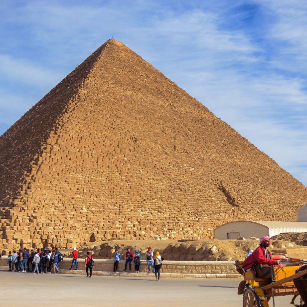 Weltbekannte Cheops-Pyramide in Gizeh