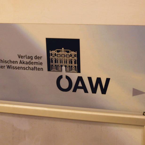 Ein Schild des Verlags der Österreichischen Akademie der Wissenschaften (ÖAW).