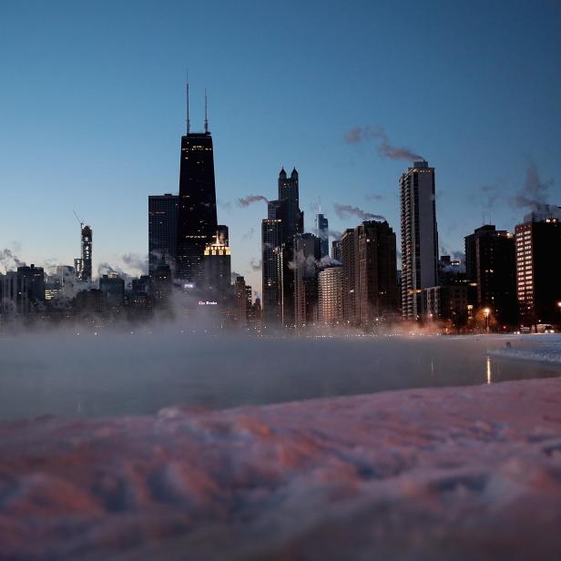 US-POLAR-VORTEX-BRINGS-EXTREME-COLD-TEMPERATURES-TO-CHICAGO