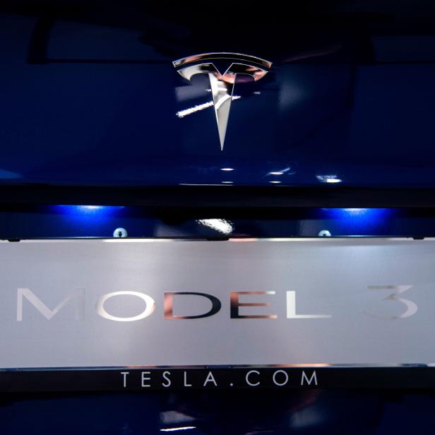 FILES-US-AUTOS-TESLA-LAYOFFS