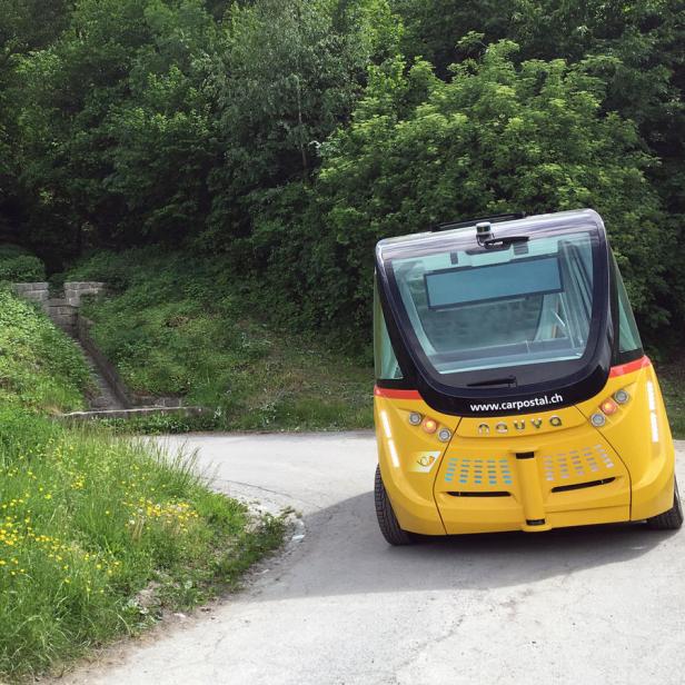 Das Smartshuttle der Schweizer Post ist selbstständig unterwegs