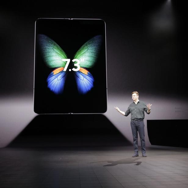 Bei seinem Upacked-Event stellt Samsung das faltbare Smartphone Galaxy Fold vor